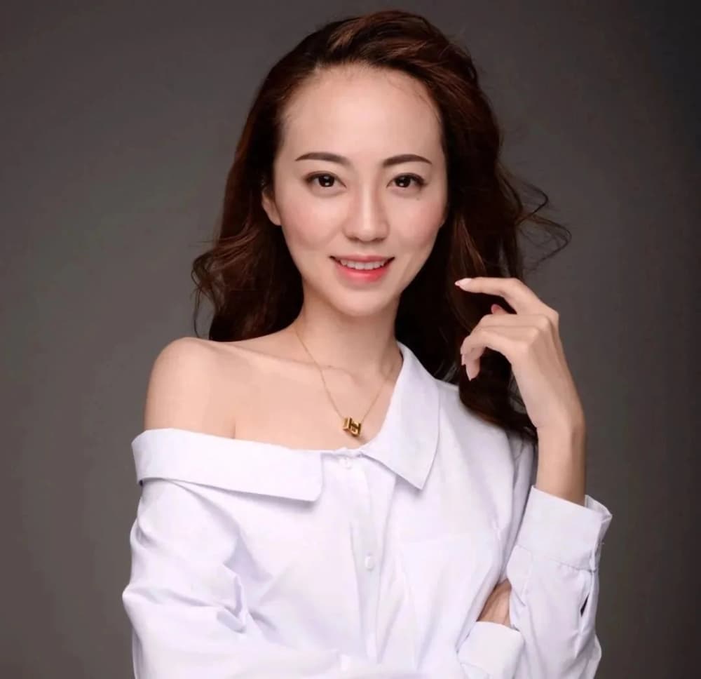 恒大歌舞团团长白珊珊私照图片_1