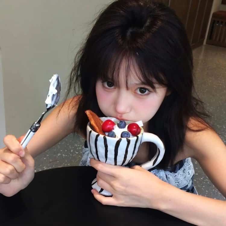 简单耐看奶凶奶凶的可爱女生头像 氛围感真人女头_16