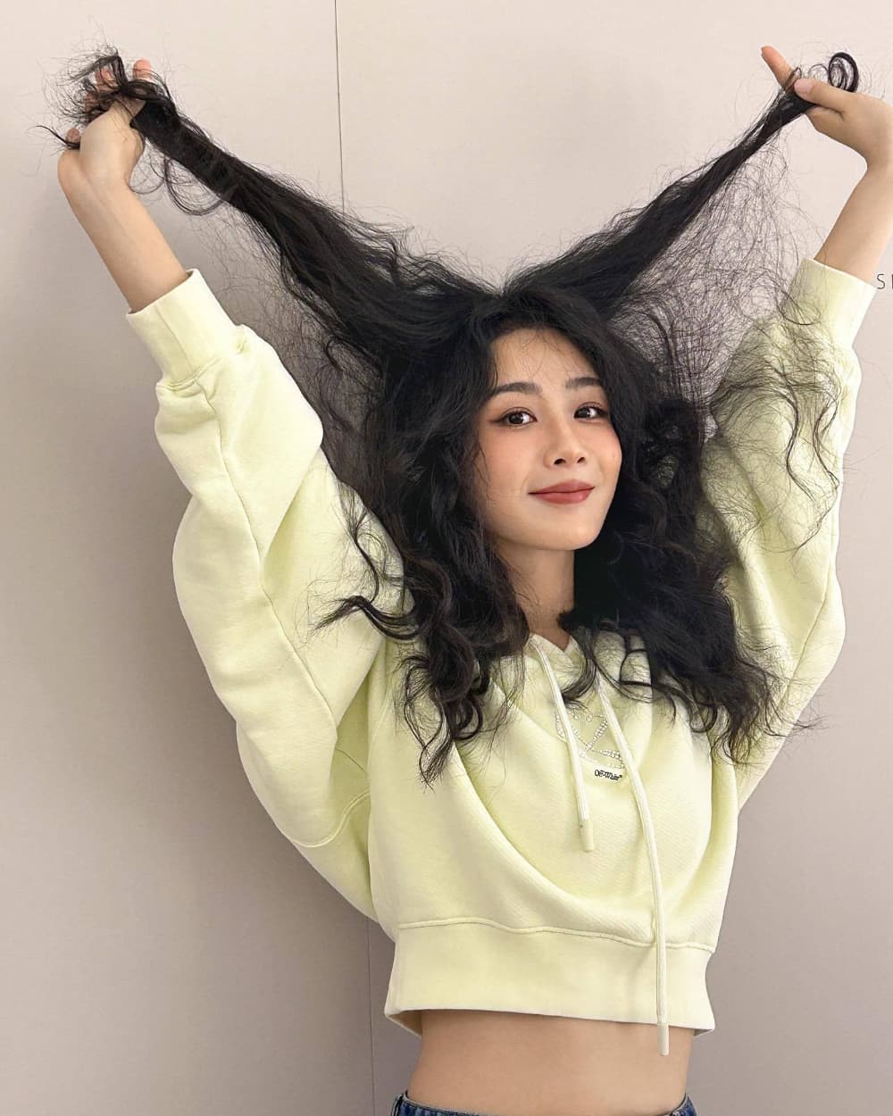 杨紫羊毛卷发型,最好看的羊毛卷烫发图片_2