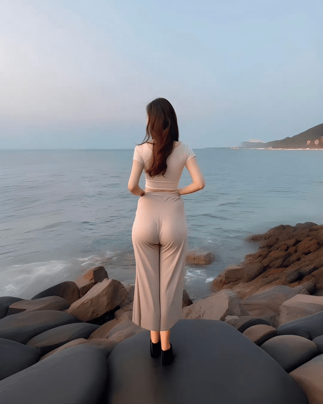 女生塌屁股图片真实高清，塌屁股女生错误穿搭_1