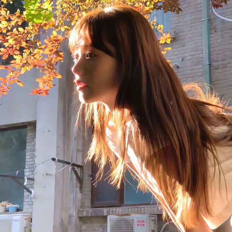 唯美侧脸氛围感真人女生头像 WeChat胶片感女头_3