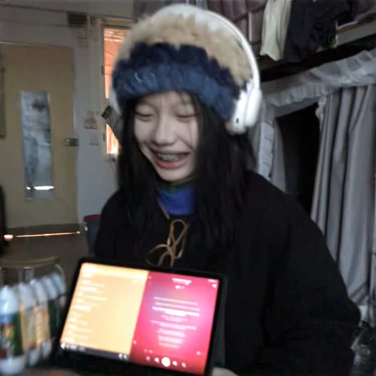 小众又惊艳的ins酷girl风女生头像 简单干净好看的真人头像_1