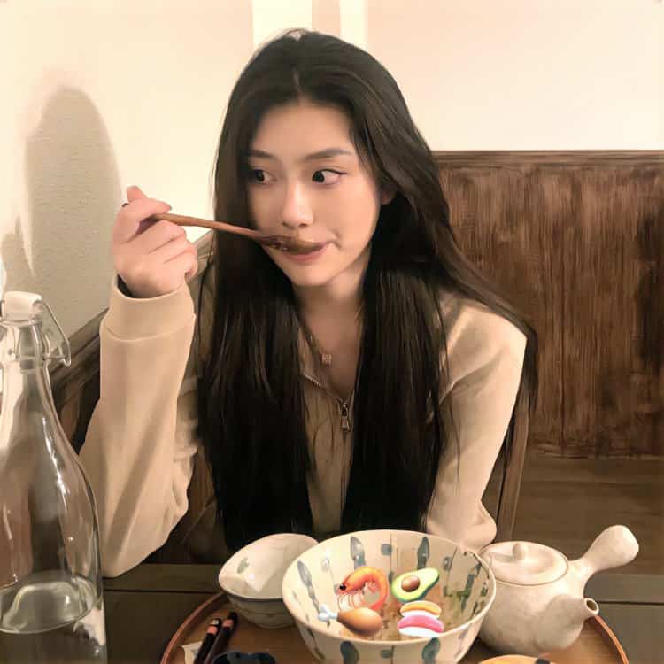 小众又惊艳的ins酷girl风女生头像 简单干净好看的真人头像_8