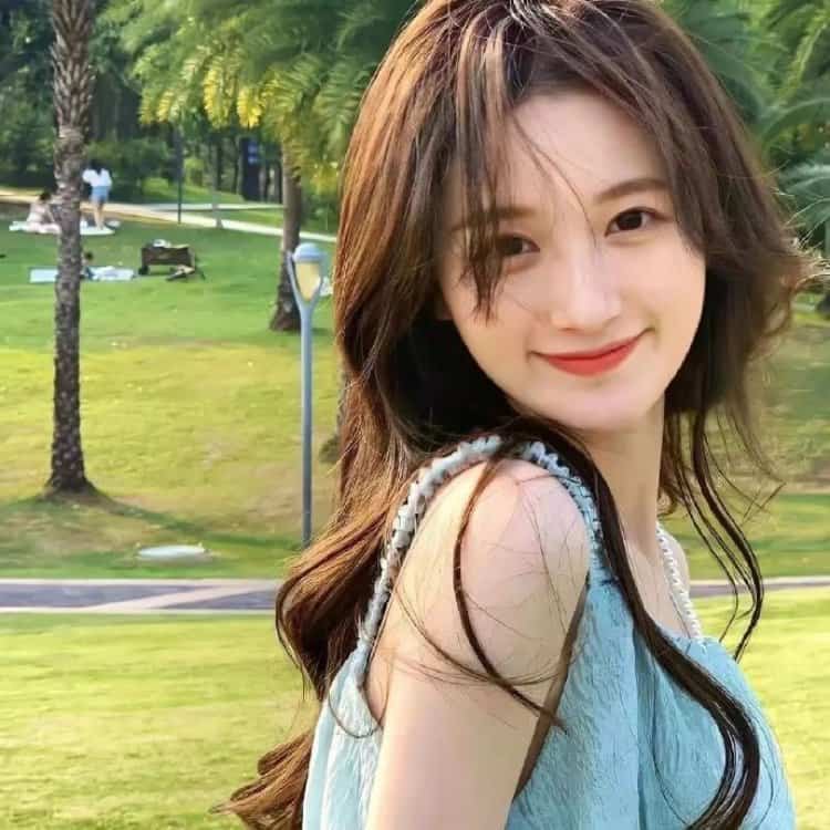 小众又惊艳的ins酷girl风女生头像 简单干净好看的真人头像_12