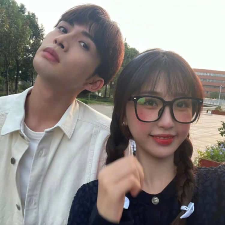 虞书欣和张彬彬的合照情侣头像 “彬临心动”庄羽虞美人CP情头_4