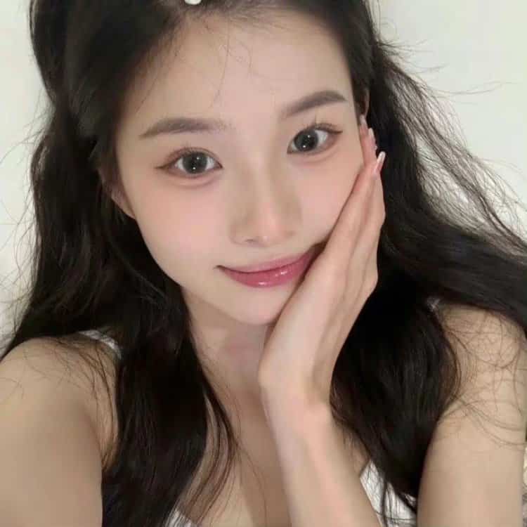 又纯又欲的真人甜美头像 可爱软妹子招桃花女头_9