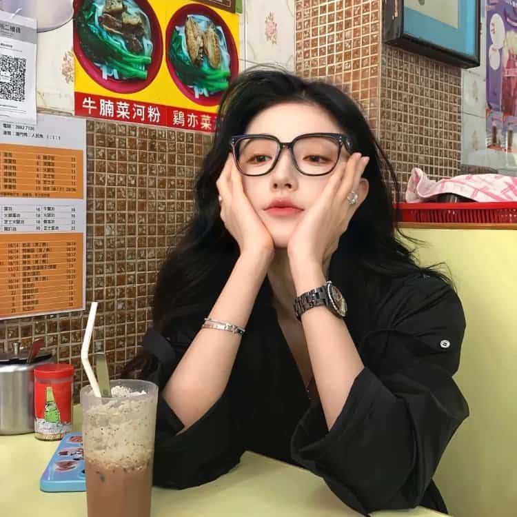 又纯又欲的真人甜美头像 可爱软妹子招桃花女头_21