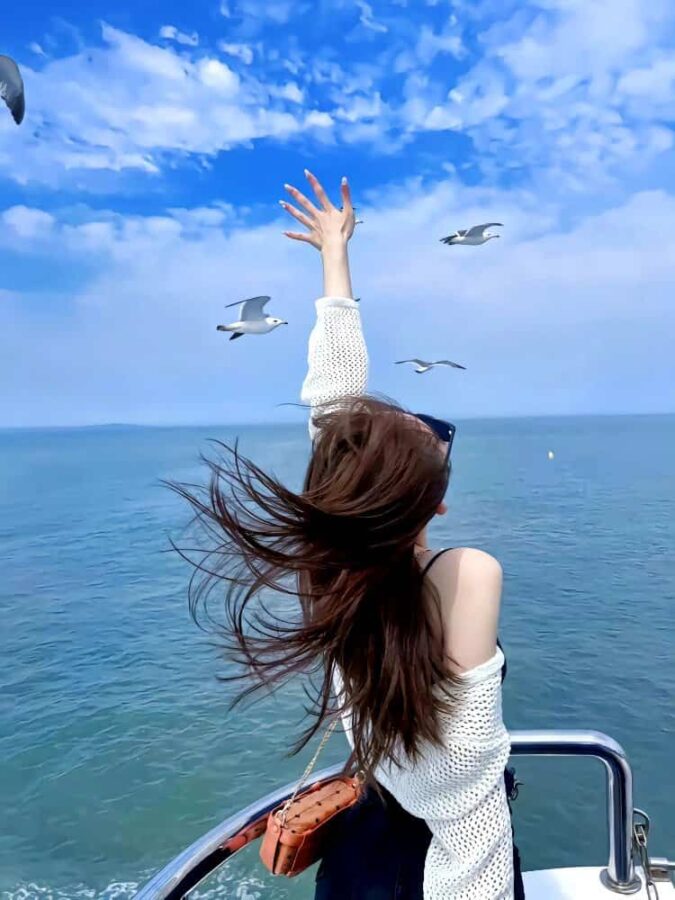 唯美浪漫海边女生背影真人头像图 面朝大海氛围感女生头像_10