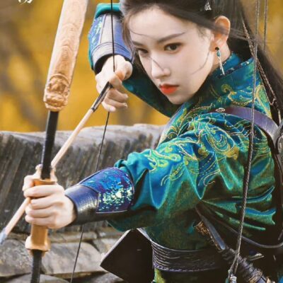 郭敬明晒陈都灵程潇《大梦归离》剧照