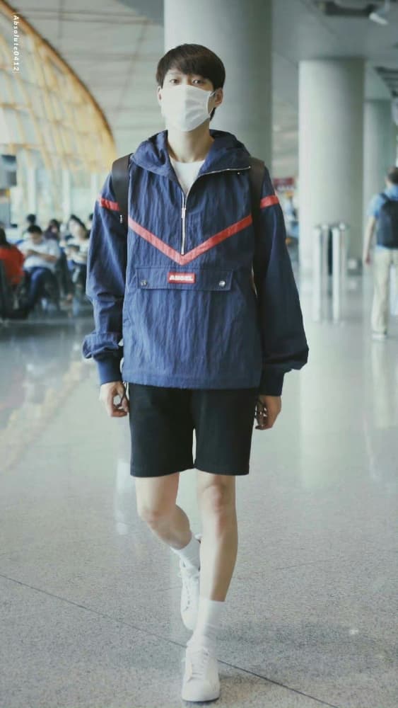 魏大勋大长腿筷子腿图片分享_2