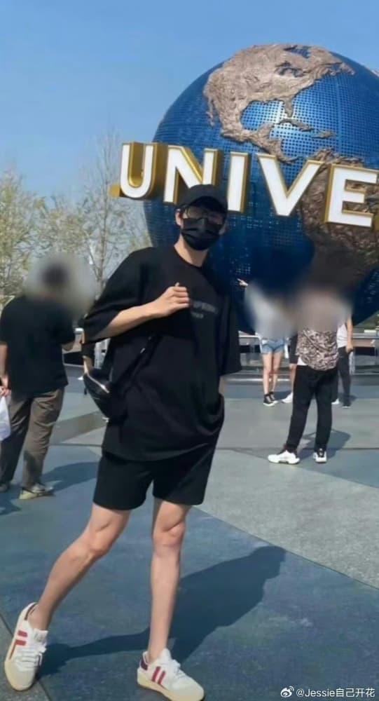 魏大勋大长腿筷子腿图片分享_3