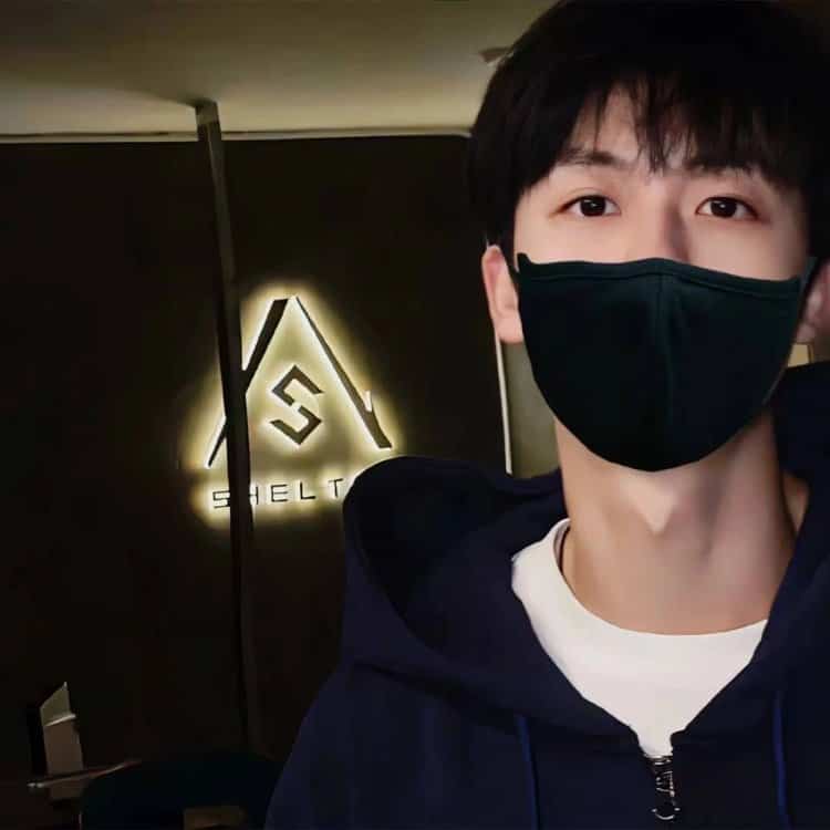 ins高级质感高冷帅气真人男生头像 男_1