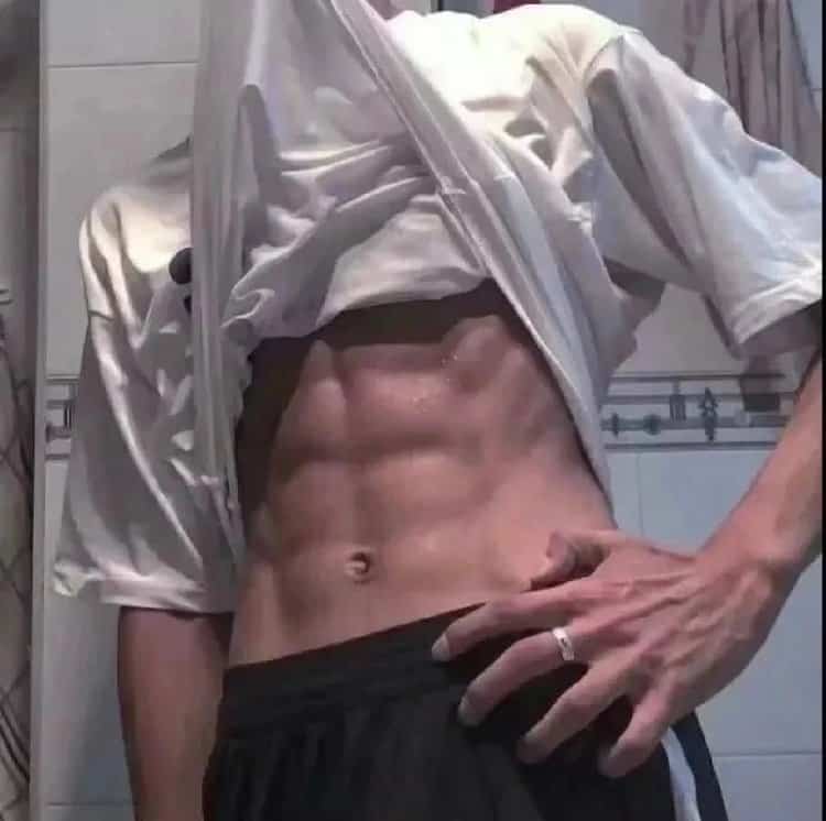 不露脸半身腹肌男生头像图 自然一点的腹肌照帅气撩人男头_10