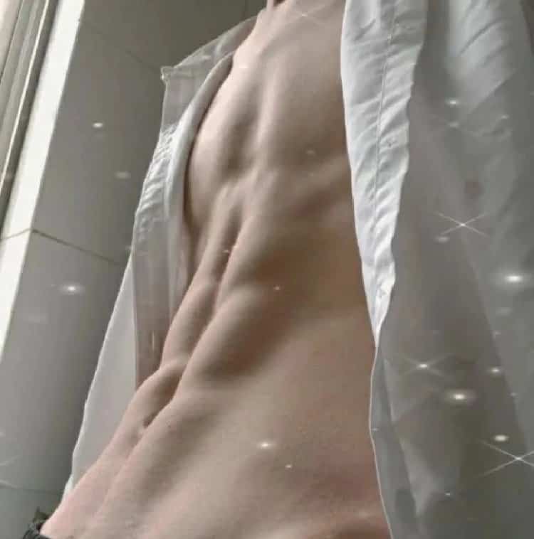 不露脸半身腹肌男生头像图 自然一点的腹肌照帅气撩人男头_11