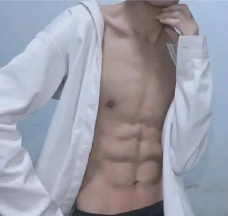 不露脸半身腹肌男生头像图 自然一点的腹肌照帅气撩人男头_12