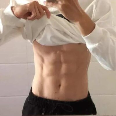 不露脸半身腹肌男生头像图 自然一点的腹肌照帅气撩人男头