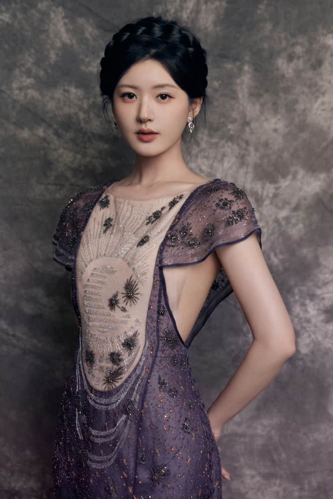 赵露思 油画少女 写真图片 美背太漂亮_1