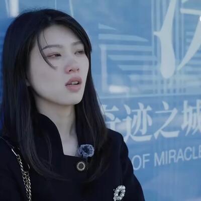 和高启强碰拳的女孩，狂飙演员转做主播月入不足3千