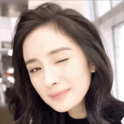 杨幂眨眼魅力眼神勾人gif动态图