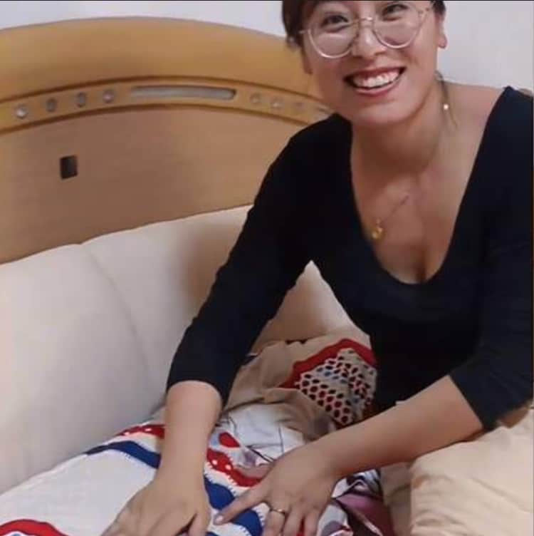男子进卧室妻子开心掀被,但老公不想做羞羞事