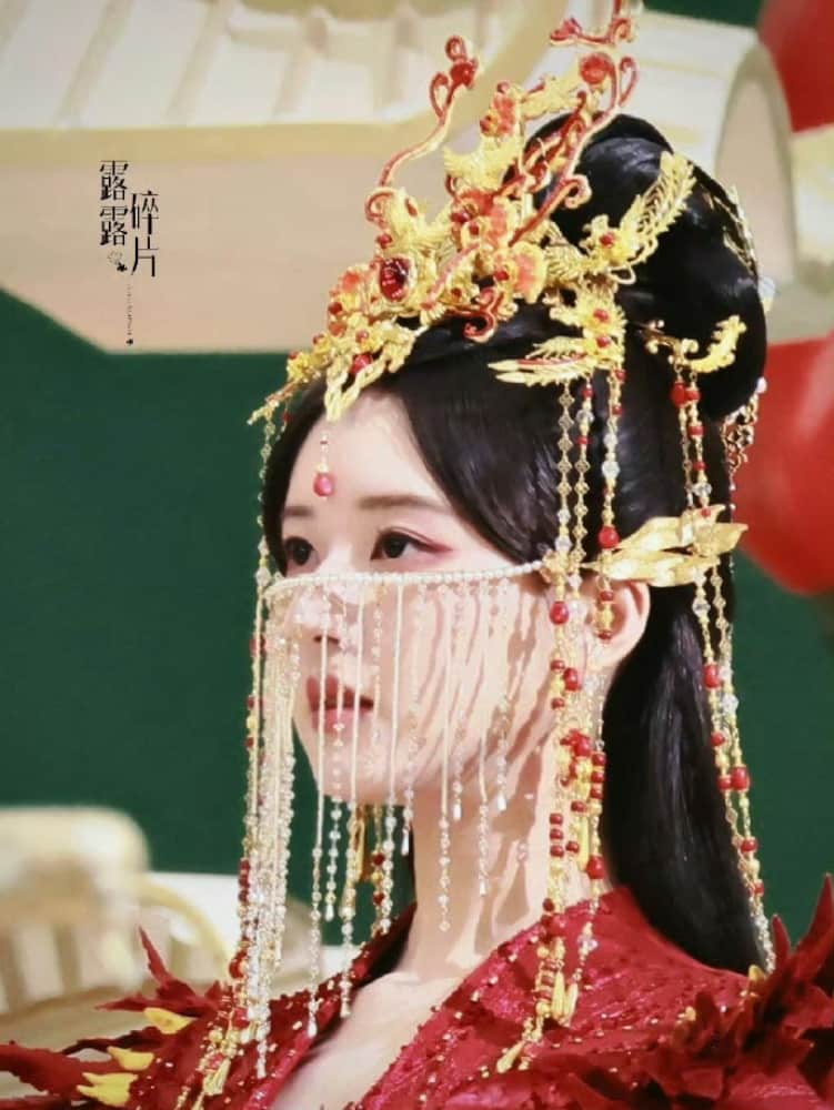 《神隐》赵露思凤皇妆造图片_1