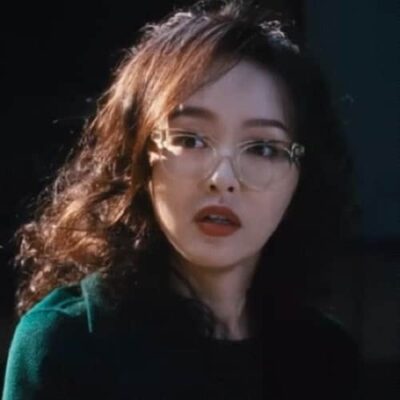 唐嫣《繁花》妆造颠覆 眼镜妹gif图片