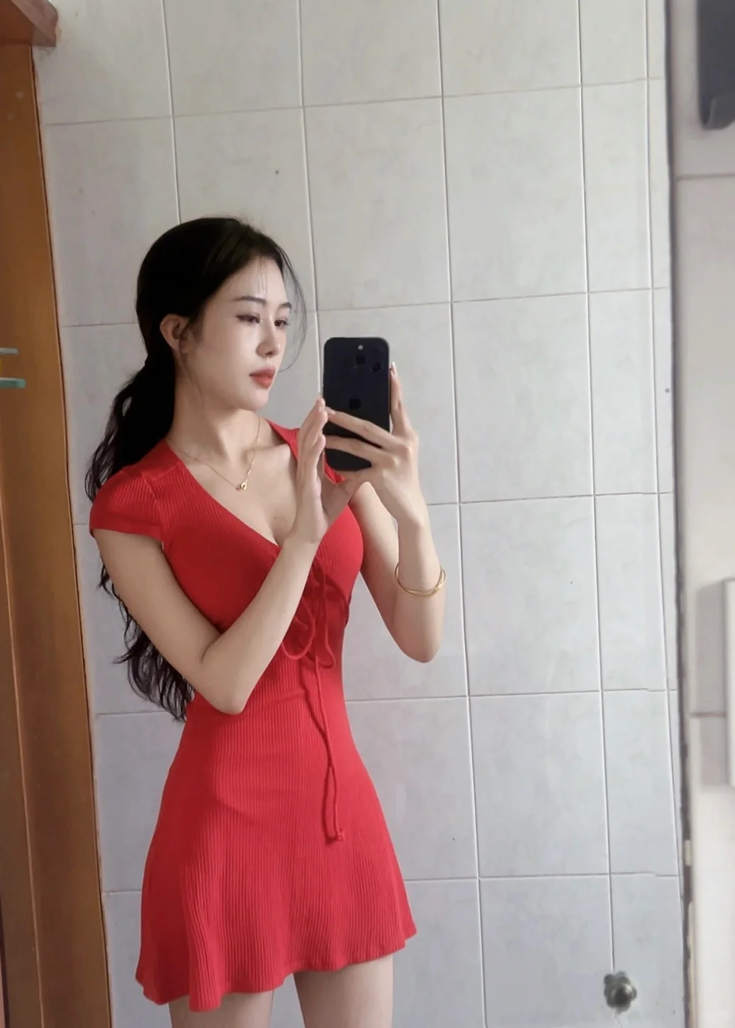 红色裙子圣诞新年元旦穿搭图片_7
