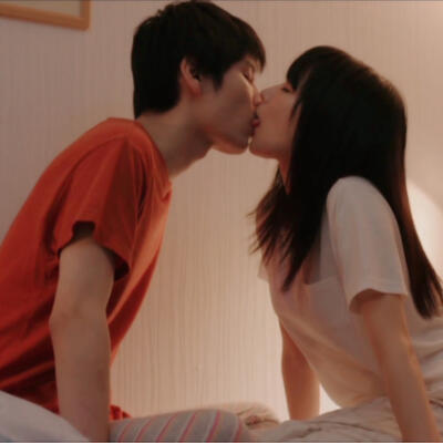 男生能不能感觉到女生是初吻?《距离初体验还有一小时》初吻片段