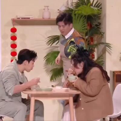 小品 《年搭子》完整版，湖南晚会小品被吐槽尬演