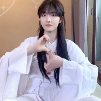 苏新皓女装图片 可盐可甜百变小铲 ​