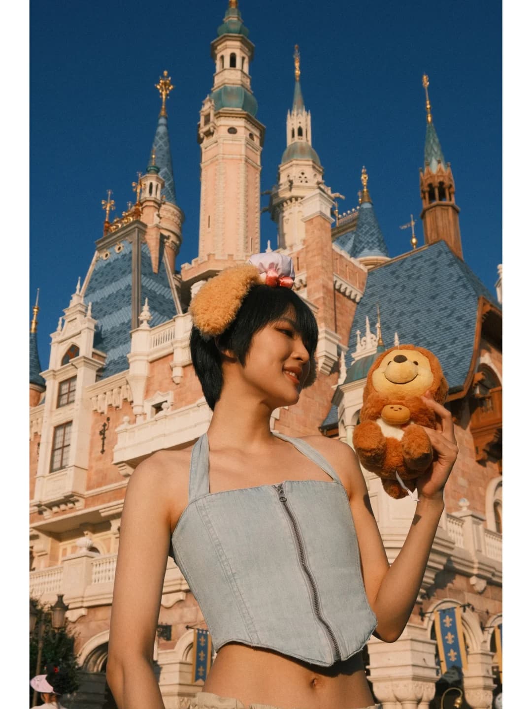 华为二公主姚安娜Annabel复古短发美照_1