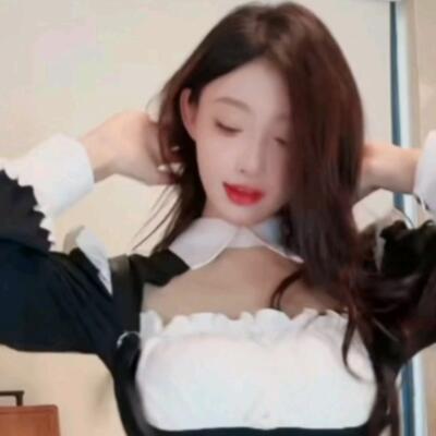 姐妹们有在家里光着做饭的吗？说出了多少女主播的心声