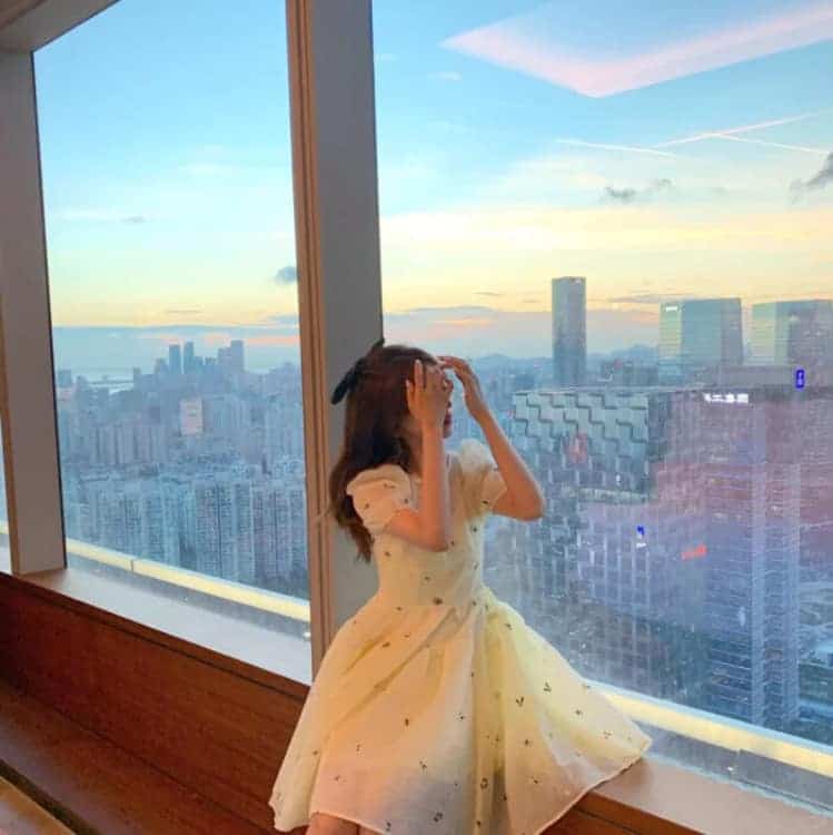 大学生喜欢的忧郁伤感女生头像 ins风真人女头_11