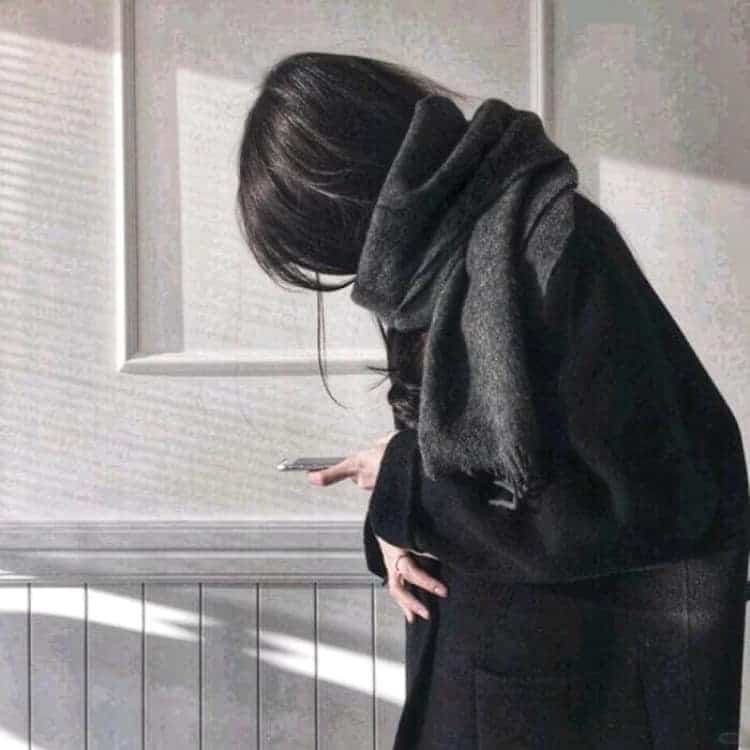 大学生喜欢的忧郁伤感女生头像 ins风真人女头_14