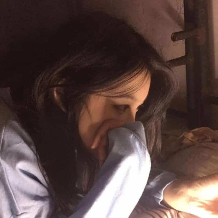 大学生喜欢的忧郁伤感女生头像 ins风真人女头_15