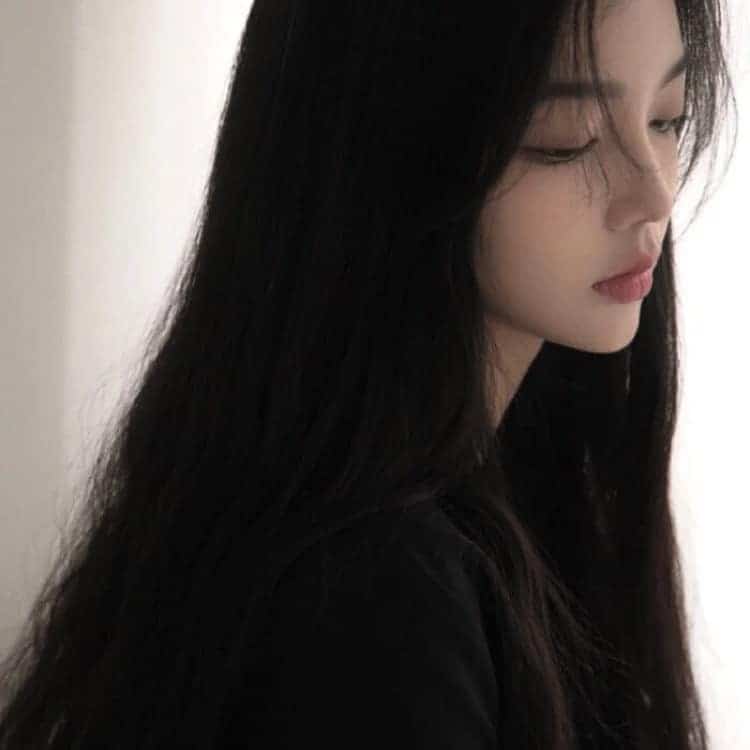 大学生喜欢的忧郁伤感女生头像 ins风真人女头_16