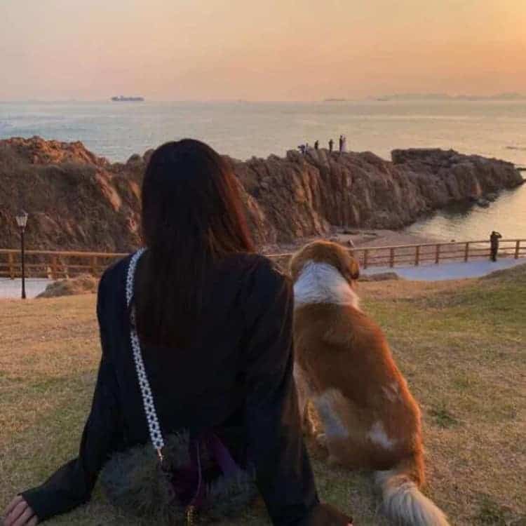大学生喜欢的忧郁伤感女生头像 ins风真人女头_18