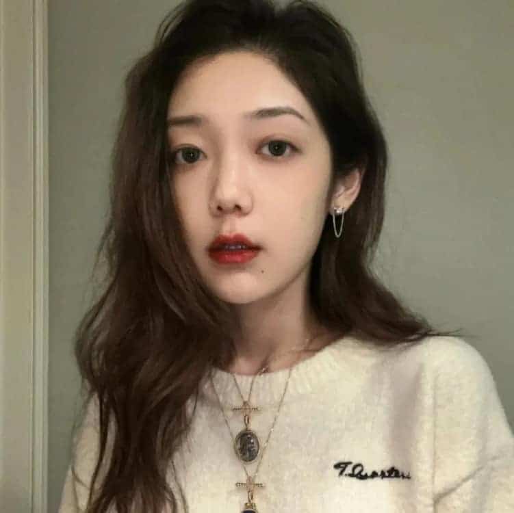 年轻女孩希林娜依·高真人照片头像图_3