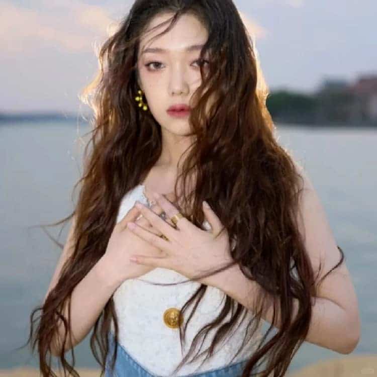 年轻女孩希林娜依·高真人照片头像图_4