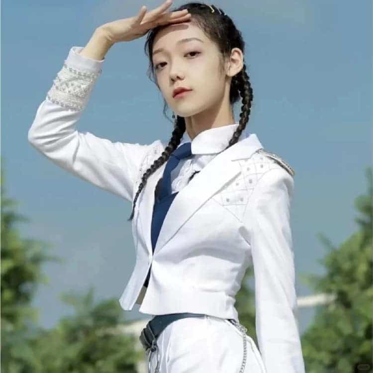 年轻女孩希林娜依·高真人照片头像图_6