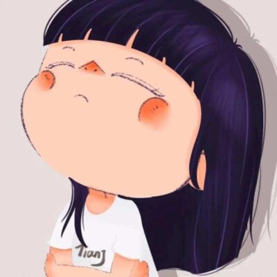 很明显的一左一右可爱卡通情侣头像