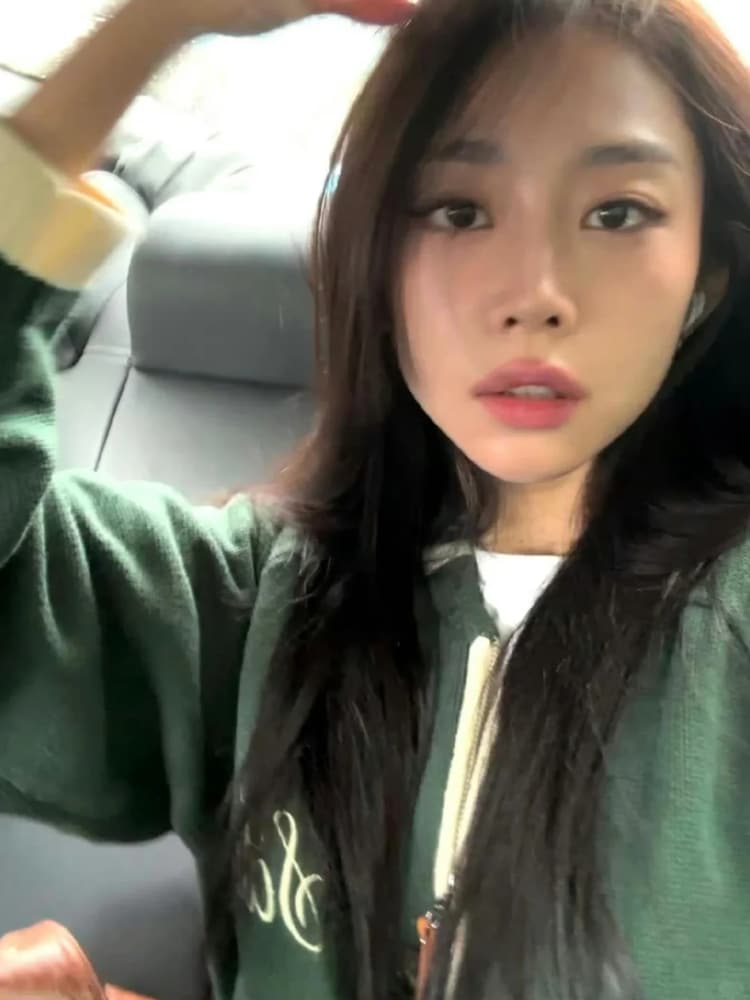 Lovelyz成员解散后徐智秀在工厂打工，智秀被生活美照图片_4