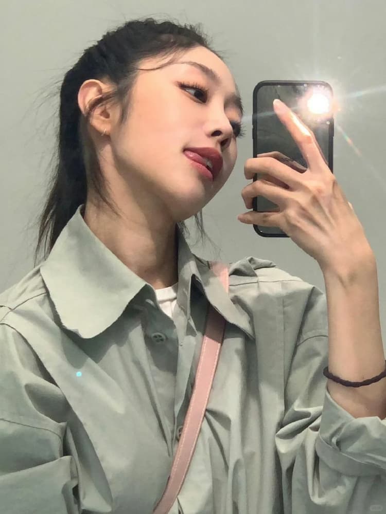 Lovelyz成员解散后徐智秀在工厂打工，智秀被生活美照图片_6