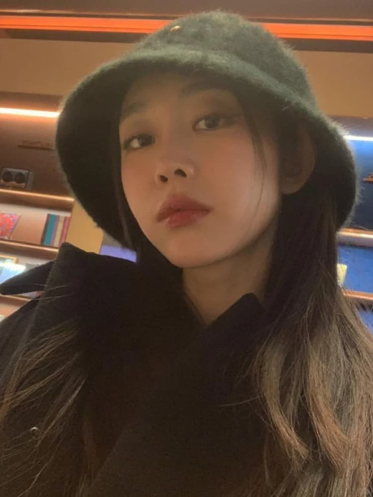 Lovelyz成员解散后徐智秀在工厂打工，智秀被生活美照图片_13