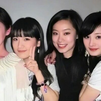 杨幂张小斐袁姗姗合照曾经是一个宿舍的