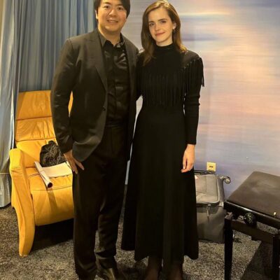 郎朗晒与赫敏扮演者艾玛沃特森合照