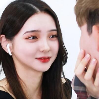 一个男生愿意让你摸他的脸？男生抵抗不了的肢体接触是什么？