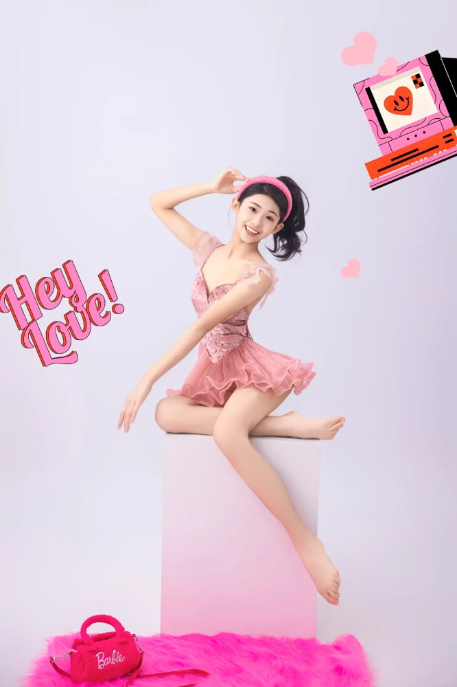 14岁女学生可以穿情趣衣服吗?当然不可以_3