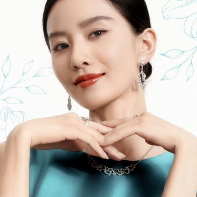 刘诗诗生日上身孔雀蓝高定图片