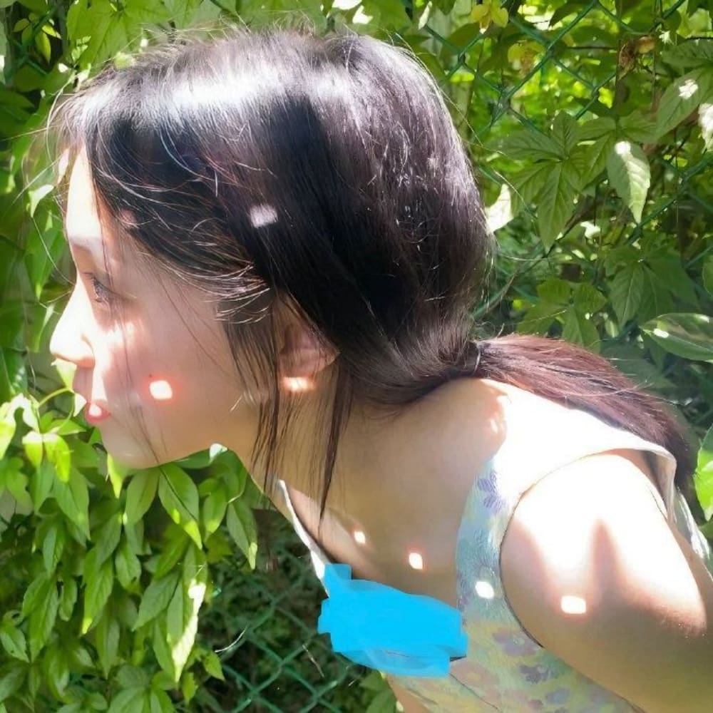 可爱的绿色系女生真人头像图片_11